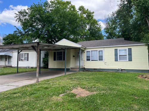 340 N Oak St, Dewey, OK, 74029-2211 | Card Image