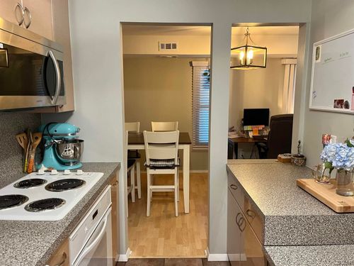 30515 W 14 Mile Rd, Farmington Hills, MI, 48334-1555 | Card Image