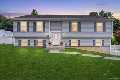 193 Catherine St, Buchanan, NY, 10511-1501 | Card Image