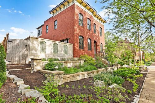 1201 Dolman St, Saint Louis, MO, 63104-2905 | Card Image
