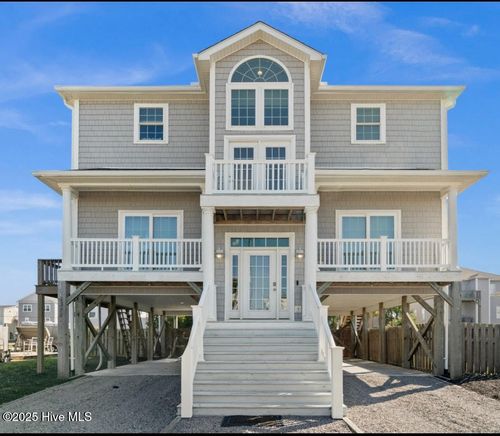 1318 N New River Dr, Surf City, NC, 28445-6624 | Card Image