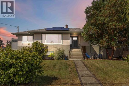 4076 Glanford Ave, Victoria, BC, V8Z4A1 | Card Image