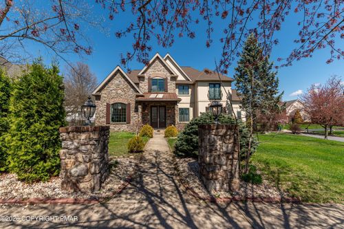 49 Crest Blvd, Palmer Twp, PA, 18045-3138 | Card Image
