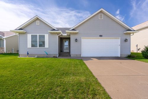1629 W 71st St, Davenport, IA, 52806-7601 | Card Image