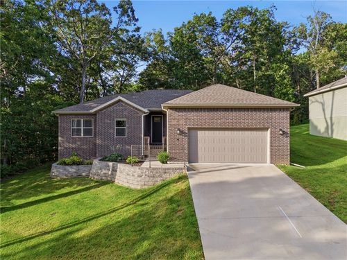8 Leyland Dr, Bella Vista, AR, 72714-3908 | Card Image