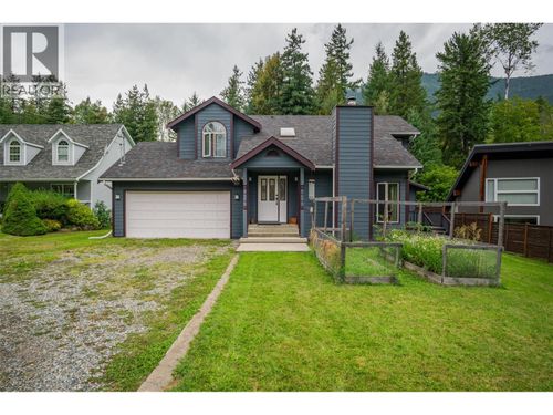 611 7th St, Kaslo, BC, V0G1M0 | Card Image
