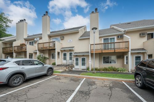 apt-18-12-8 Rose Ln, Danbury, CT, 06811-6723 | Card Image