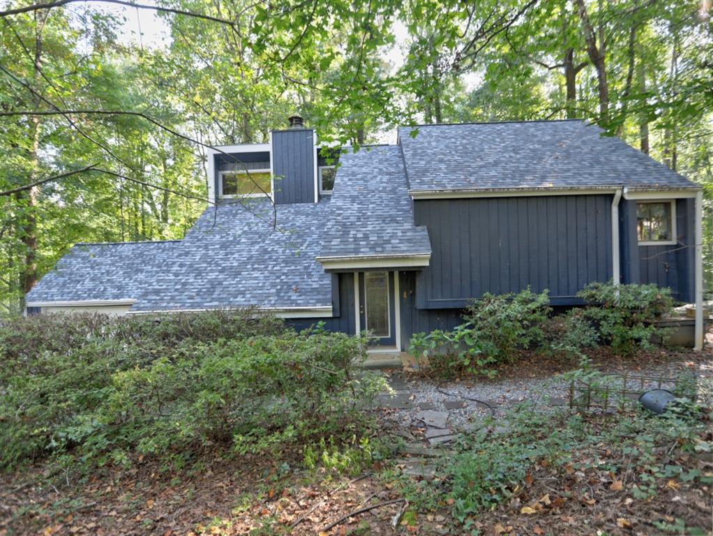 Hollyridge Dr, Roswell, GA 30076