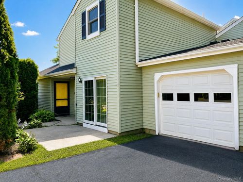 23 Weathervane Way, Warwick, NY, 10990-4242 | Card Image
