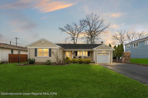 328 23rd Ave, Brick, NJ, 08724-1670 | Card Image
