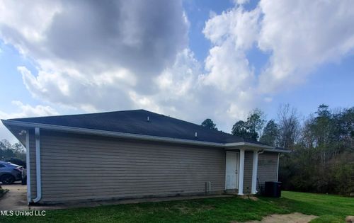 b-4 Ivy Cv, Mc Henry, MS, 39561-3701 | Card Image