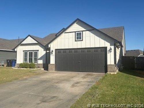 3509 E Sandusky Street, Broken Arrow, OK, 74135 | Card Image