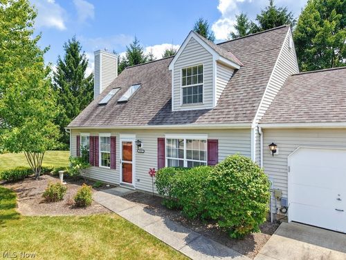 7555 Chandler Ct, Northfield, OH, 44067-3304 | Card Image