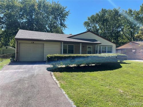 20 Elvira Dr, Fairview Heights, IL, 62208-3672 | Card Image