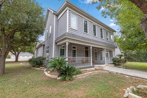305 S Madison St, La Grange, TX, 78945-2733 | Card Image