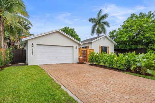 812 Nw 26th St, Wilton Manors, FL, 33311-3043 | Card Image