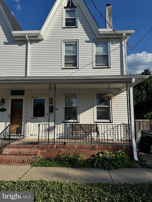 446 W Broad St, BURLINGTON, NJ, 08016-1201 | Card Image