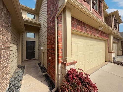 949 Wellington Dr, Lewisville, TX, 75067-4425 | Card Image