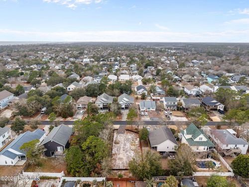 138 Ne 12th St, Oak Island, NC, 28465-6405 | Card Image