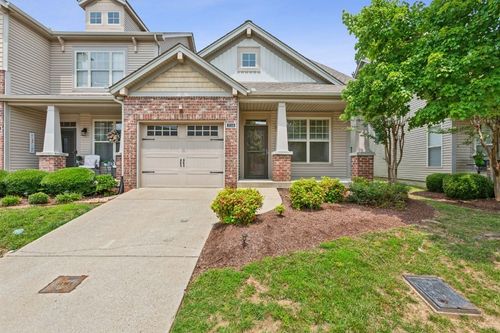 516 Griffin Cir, Hermitage, TN, 37076-1460 | Card Image