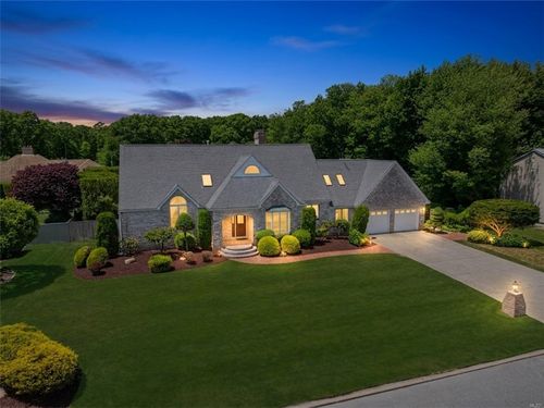 40 Alpine Estates Dr, Cranston, RI, 02921-3510 | Card Image