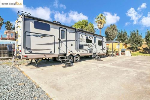 4960 Sandmound Blvd, Oakley, CA, 94561-5022 | Card Image