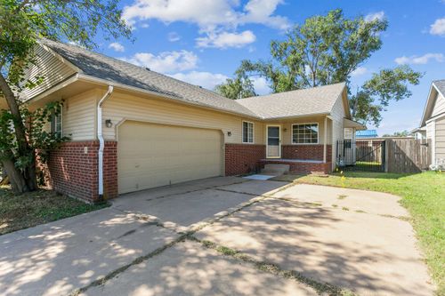 5 N Hopper Dr, Goddard, KS, 67052-8842 | Card Image