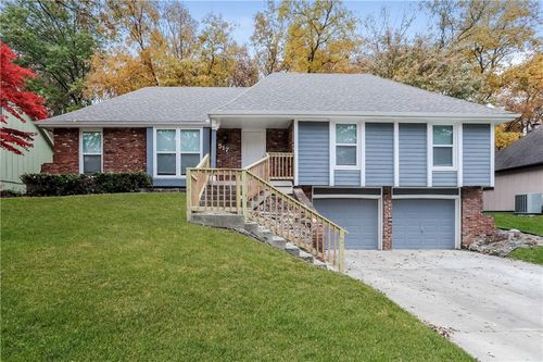 517 Clayview Dr, Liberty, MO, 64068-1106 | Card Image