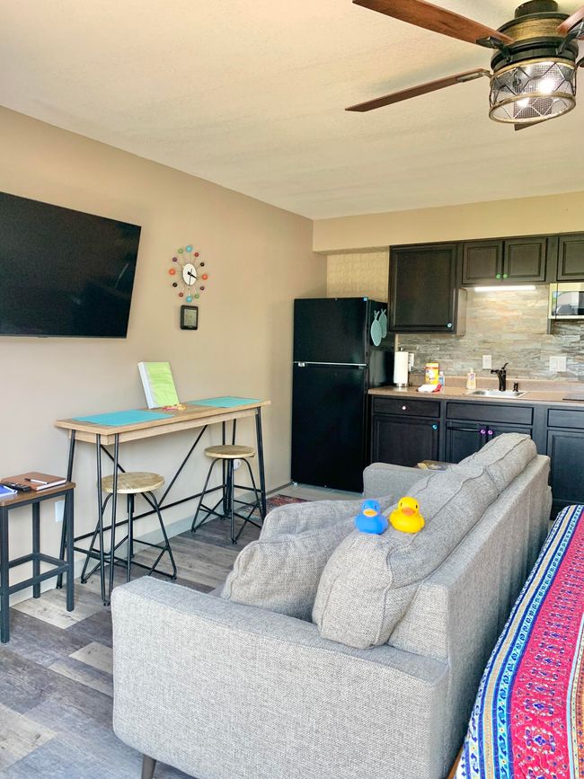 Kitchen/Dining | Image 8