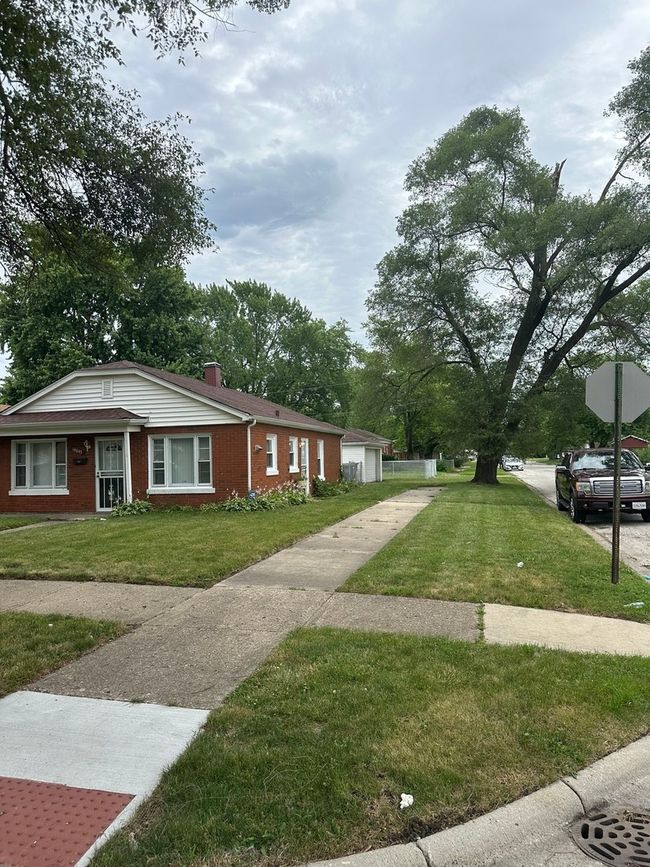 14845 Champlain Avenue, House other with 3 bedrooms, 2 bathrooms and 2 parking in Dolton IL | Image 2