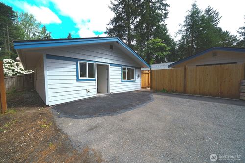 a-23620 79th Ave W, Edmonds, WA, 98026-9281 | Card Image