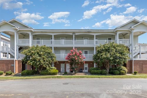 9271 Meadow Vista Rd, Charlotte, NC, 28213-5296 | Card Image