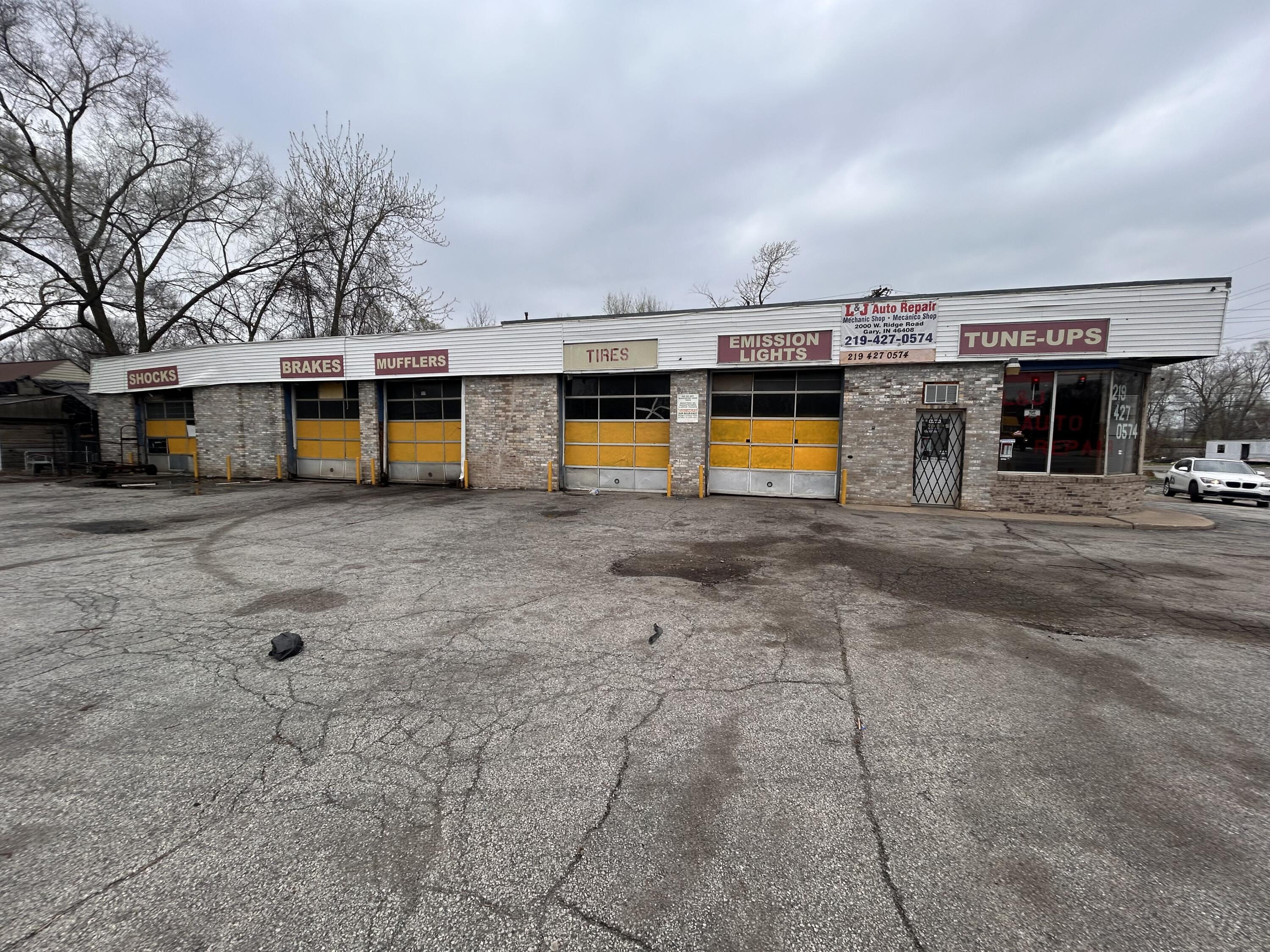 2000 W Ridge Rd, Gary, IN 46408