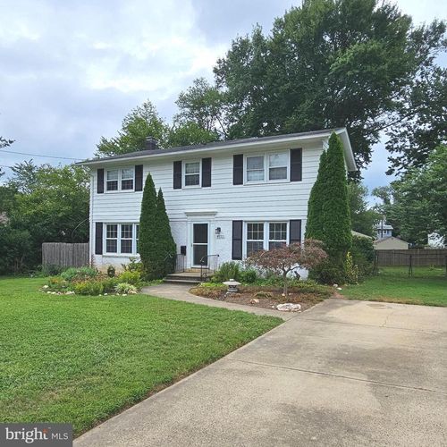 8533 Pepperdine Dr, VIENNA, VA, 22180-7047 | Card Image