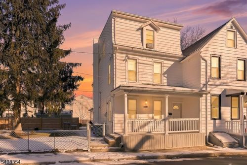 233 Ellis St, Burlington City, NJ, 08016-1346 | Card Image