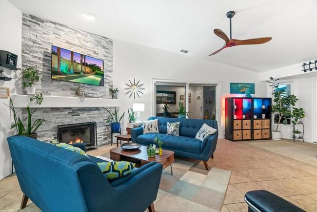 Living Room | Image 11