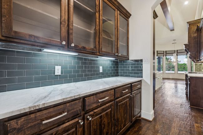 Butler's pantry, additional kitchen cabinets with glass insert | Image 32