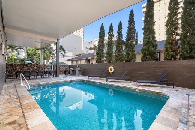 APT-1702 - 2575 Kuhio Ave, Condo with 2 bedrooms, 2 bathrooms and 1 parking in Honolulu HI | Image 15