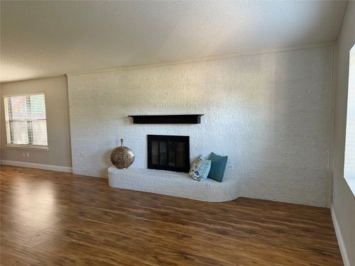 1022 Hummingbird Trl, Grapevine, TX, 76051-2823 | Card Image