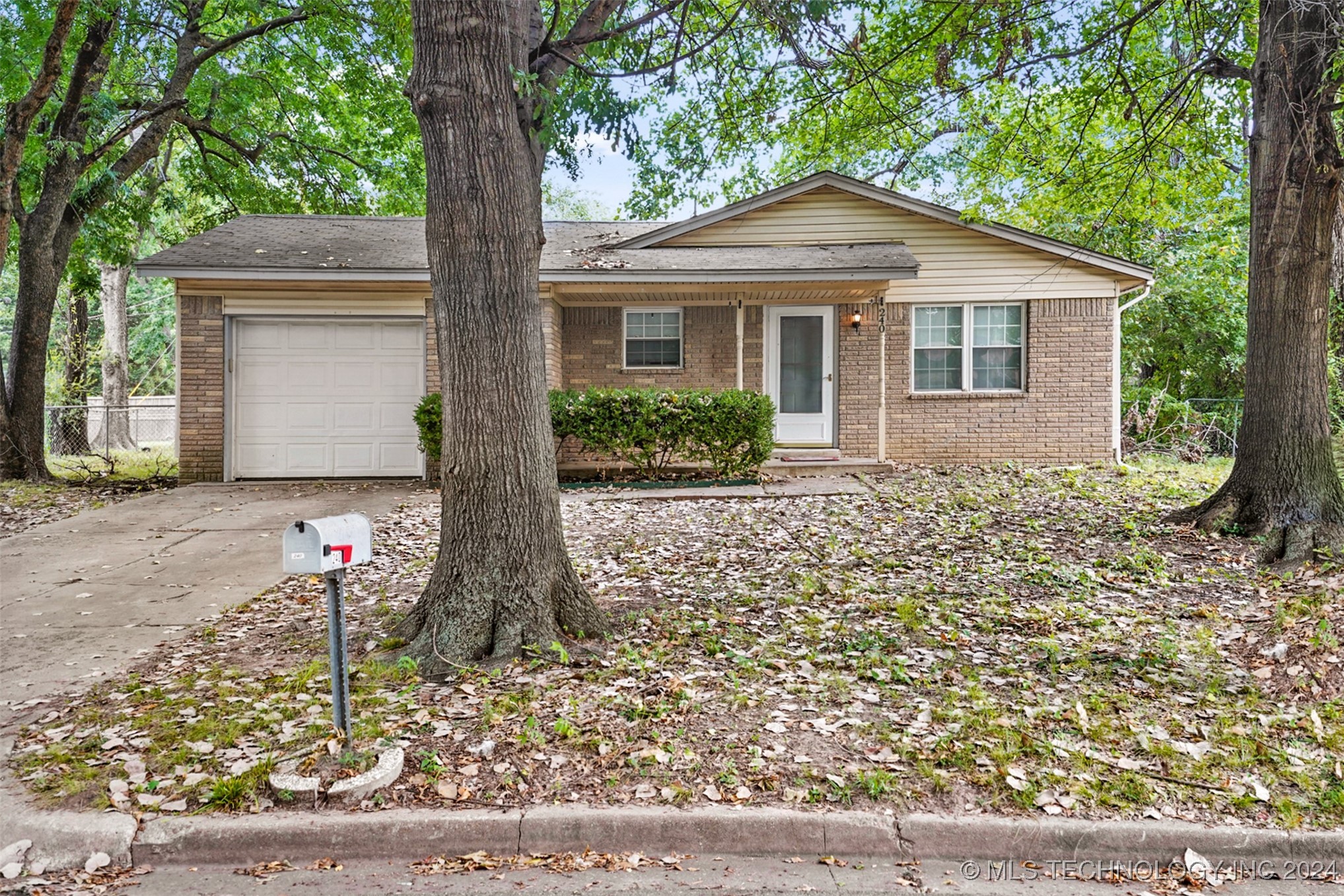 Fort Worth St, Broken Arrow, OK 74012