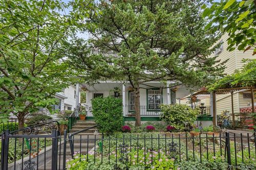 455 E 28th St, Brooklyn, NY, 11226-8354 | Card Image