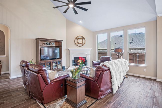 208 Equestrian Rd, House other with 4 bedrooms, 4 bathrooms and null parking in Hickory Creek TX | Image 11