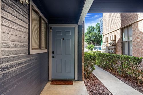 apt-401-2500 Burleson Rd, Austin, TX, 78741-5645 | Card Image