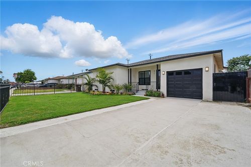 611 S Thorson Ave, Compton, CA, 90221-4119 | Card Image