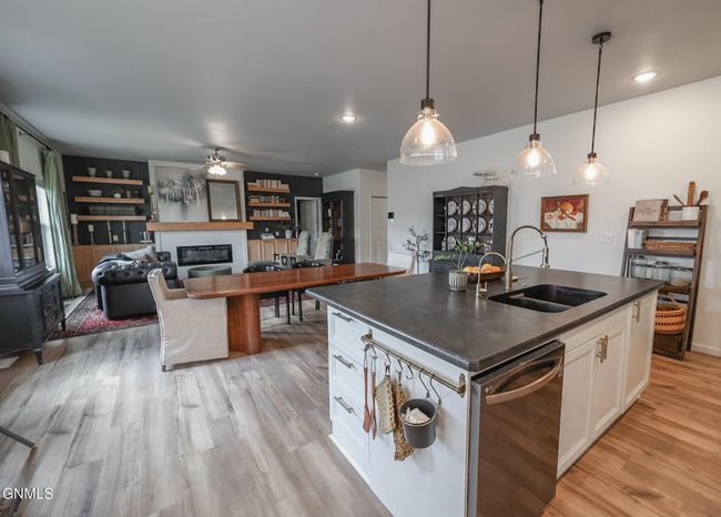 3715 Orange Willow St, House other with 5 bedrooms, 3 bathrooms and null parking in Williston ND | Image 5