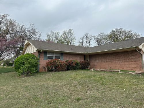 2704 Quanah Parker Trl, Norman, OK, 73071-6837 | Card Image