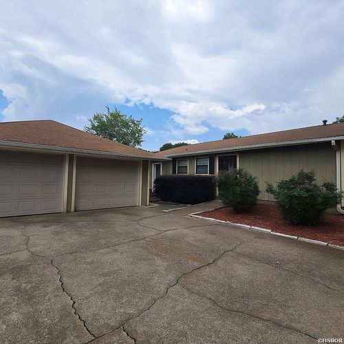 418 Pine Meadows Loop, Hot Springs, AR, 71901-8286 | Card Image
