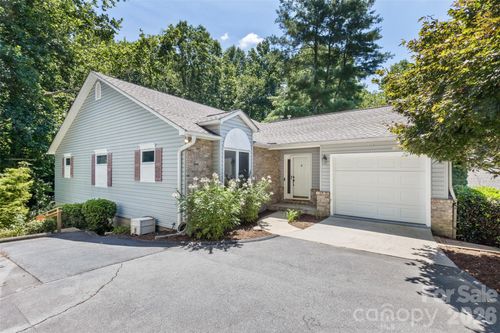 100 Titleist Way, Hendersonville, NC, 28739-9642 | Card Image