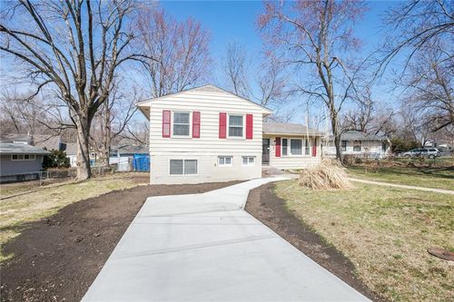 200 Westside Dr, Belton, MO, 64012-2950 | Card Image