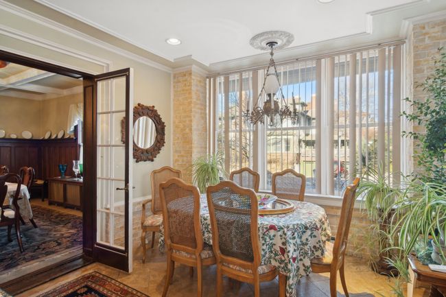 07_1121DouglasAve_10001_LivingRoom_HiRes.jpg | Image 7